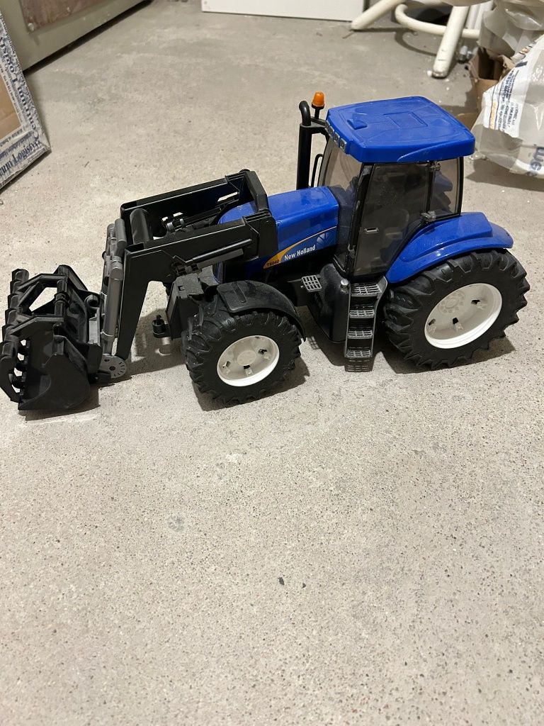 Traktor New Holland