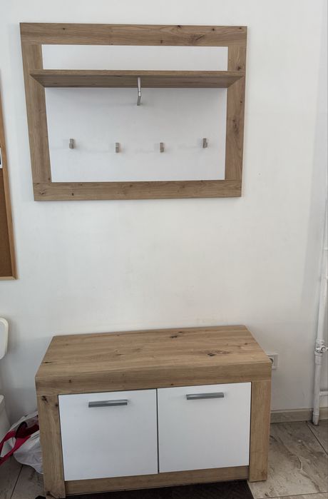 Передпокій , вішалька для одягу, тумба для взуття