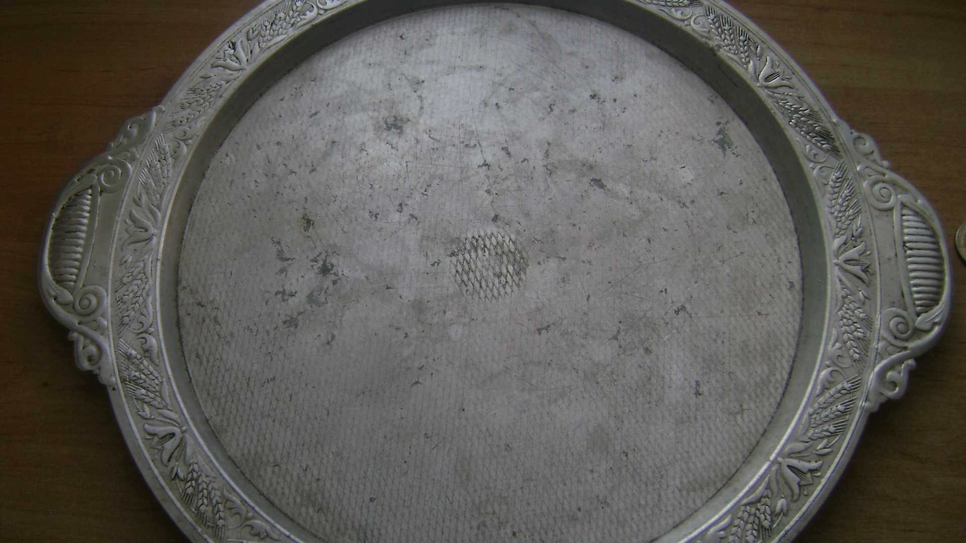 Starocie z PRL - Stare naczynia = Taca aluminiowa z ZSRR 36,5cm x 31cm