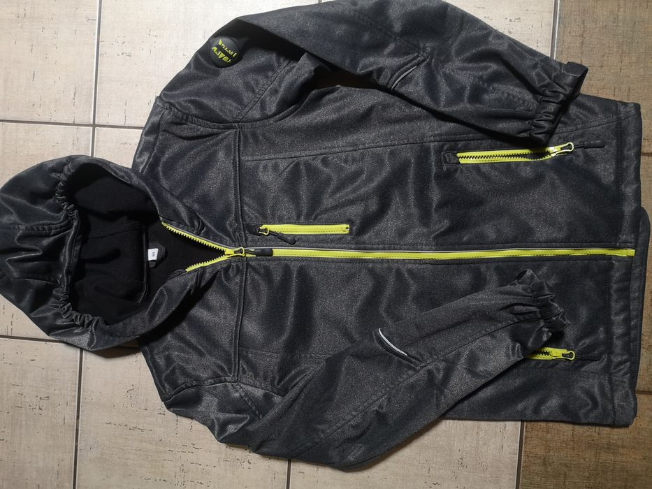 Sprzedam kurtkę młodzieżowa Softschell