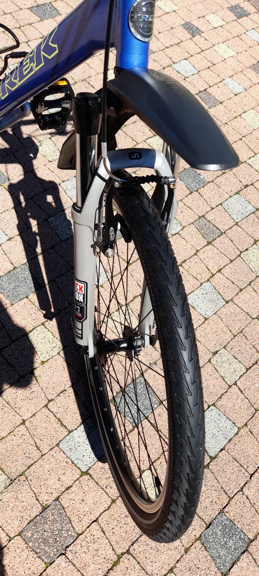 Rower Alu. TREK 4500/ Koła 26"/rama 18"/DEORE 3x9/Amortyzator 
Posiada