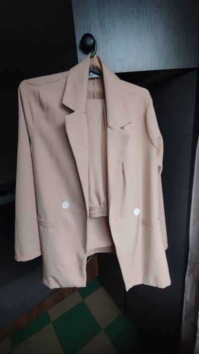 Продам костюм брюкі та піджак