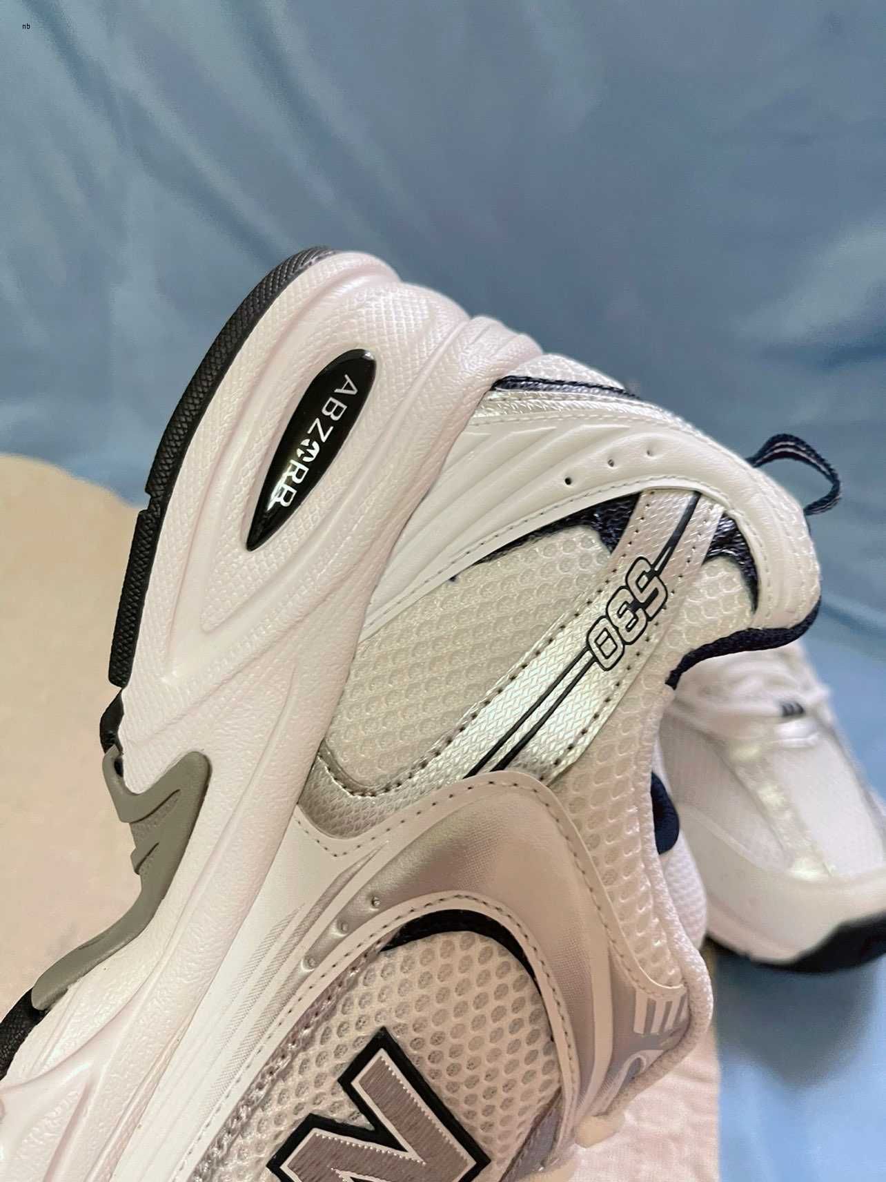 ButyDamskieNewBalance530WhiteSilverNavy.40