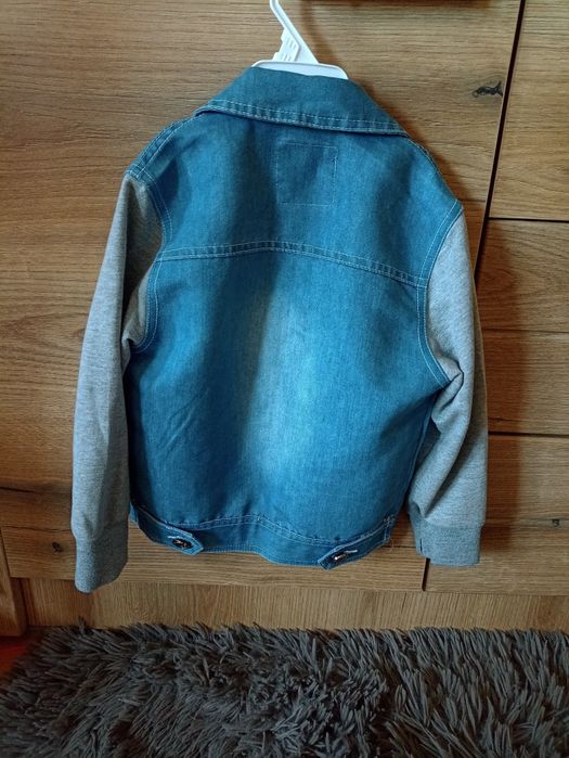 Kurtka jeansowa 104