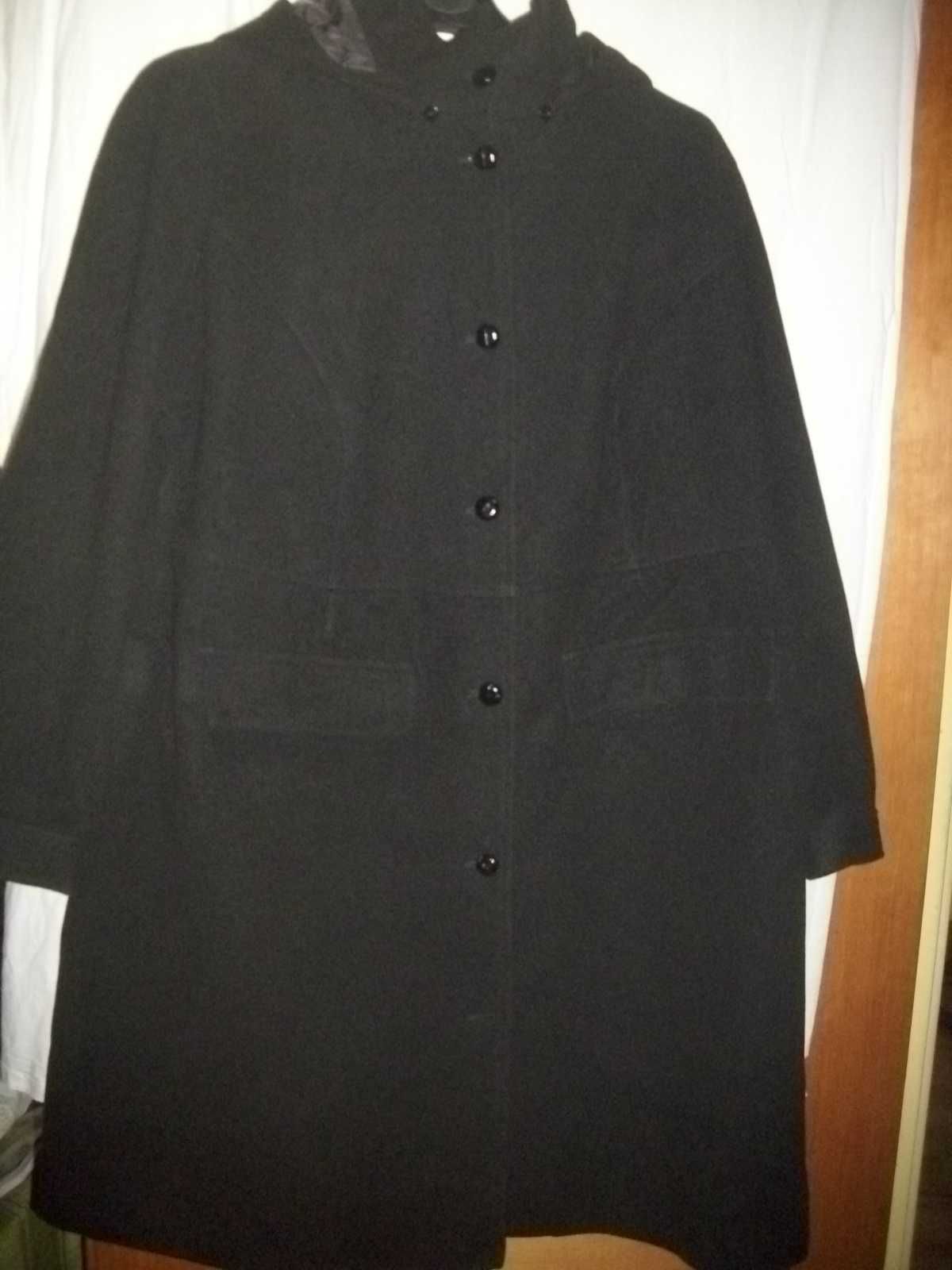 Czarny płaszcz z kapturem 54 nowy