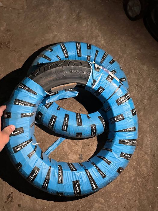 Нова резина 90/90-10