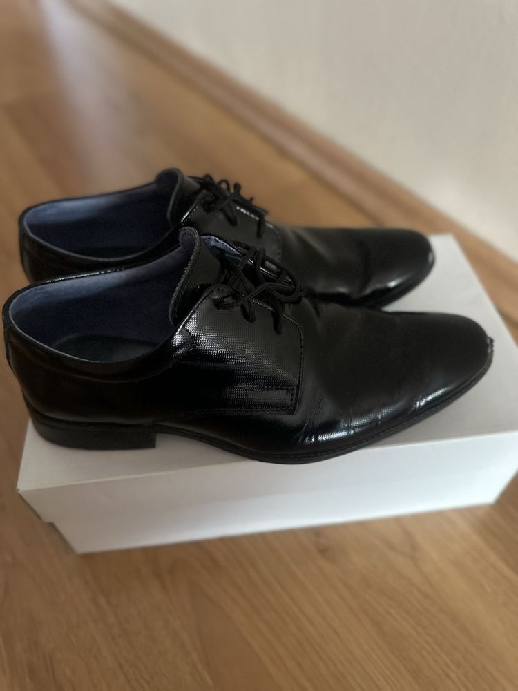 Buty komunijne r. 35