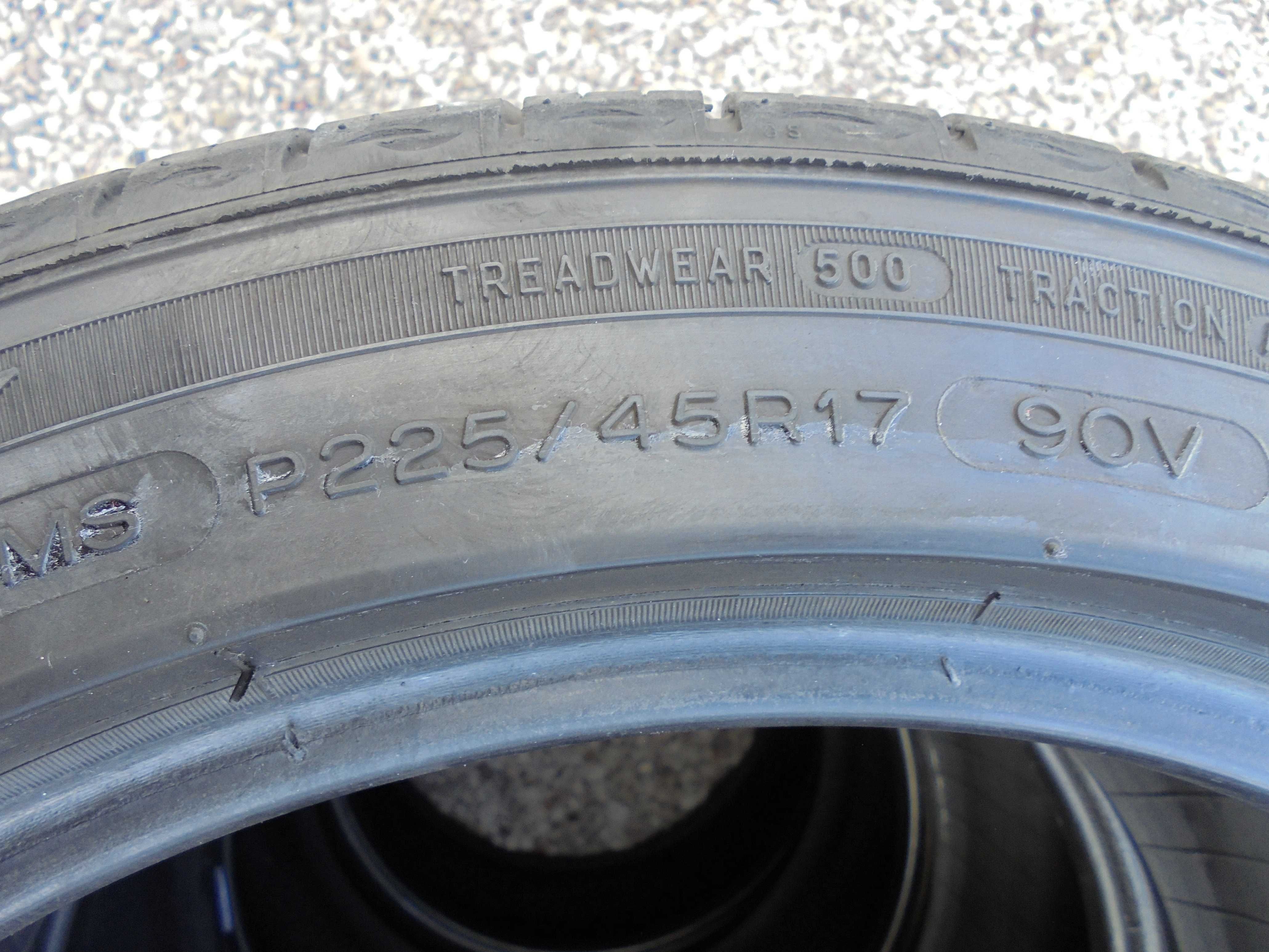 4  X  225/45 R17 Michelin M+S /  RUN FLAT /