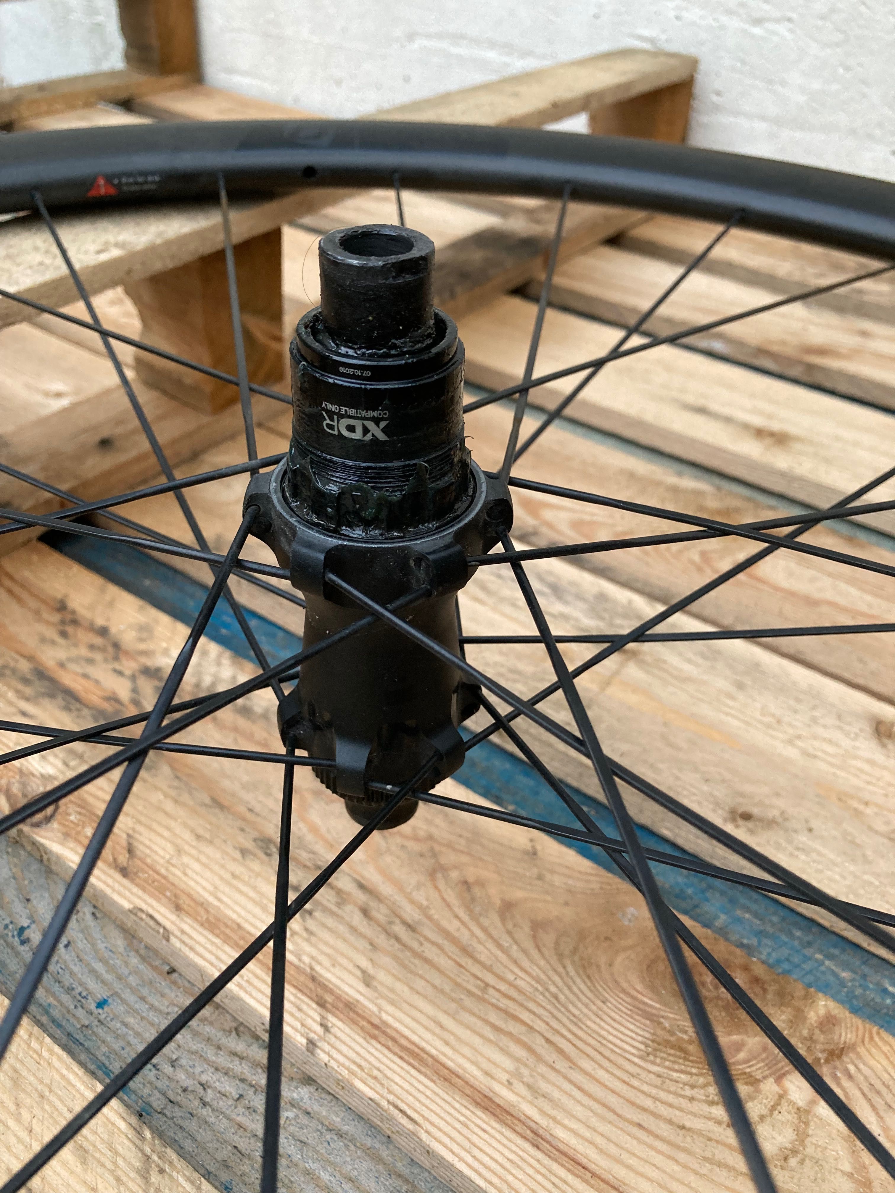 Roda traseira Syncros Capital 1.0 carbono