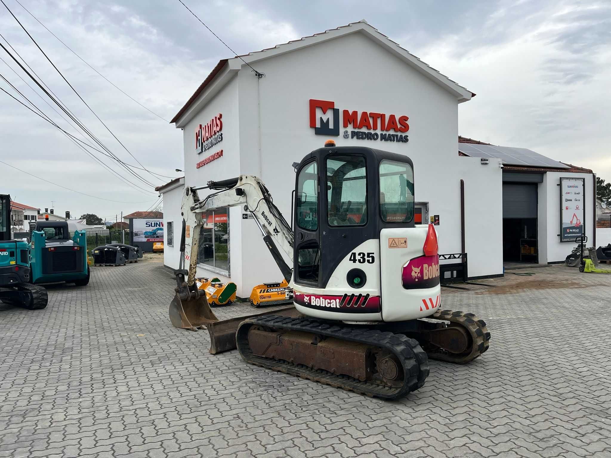 Miniescavadora BOBCAT 435