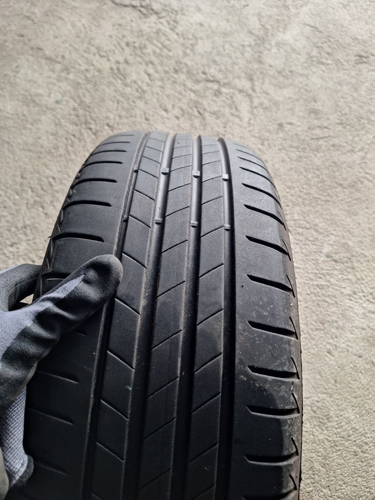 Opony 205/60 r16