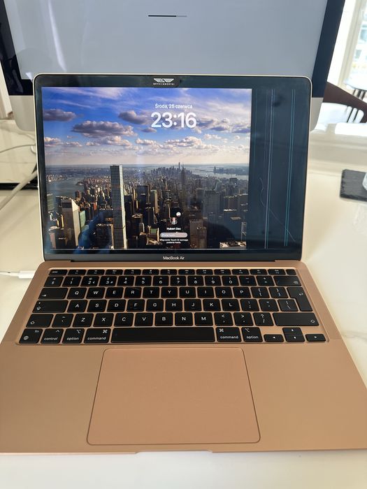Macbook Air M1 gold