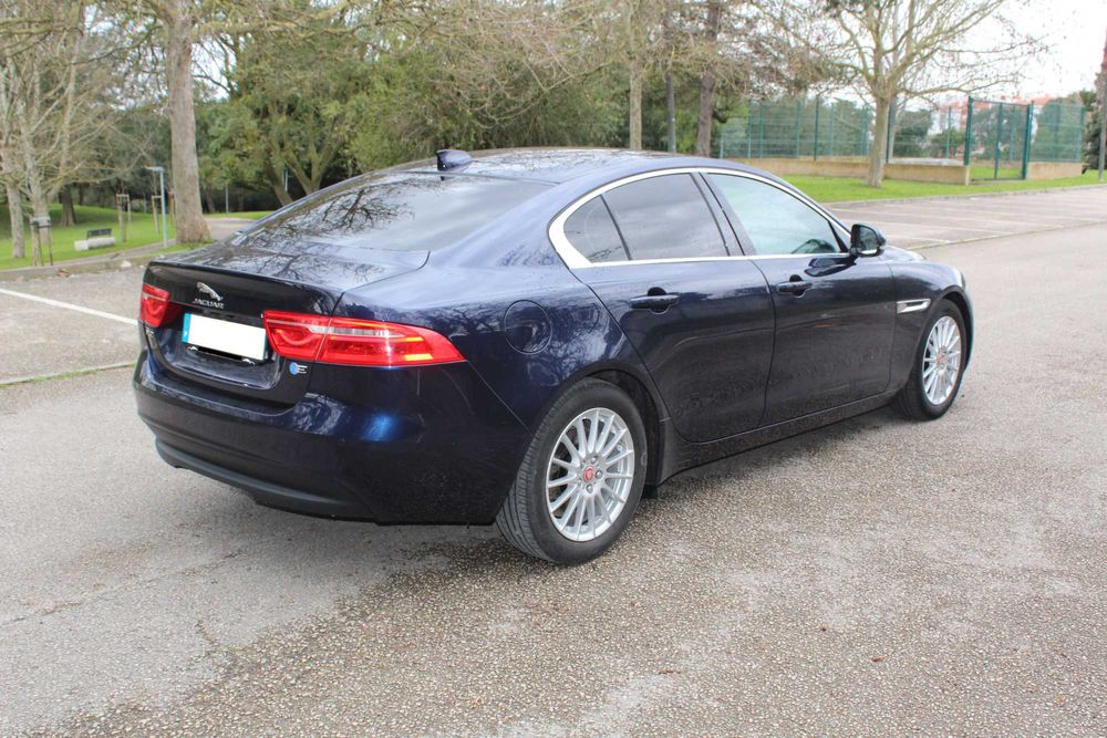 Jaguar XE 2.0 D.
