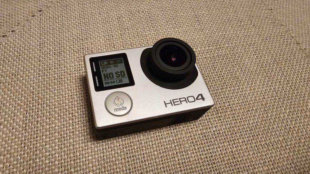 Gopro Hero 4 Câmara Desportiva (ofereço um Drone Yuneec Typhoon G)