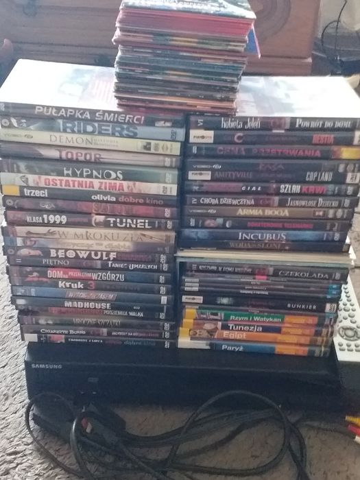 Dvd działające plus dużo filmów i muzyki.wszystko pokazane na zdjeciac