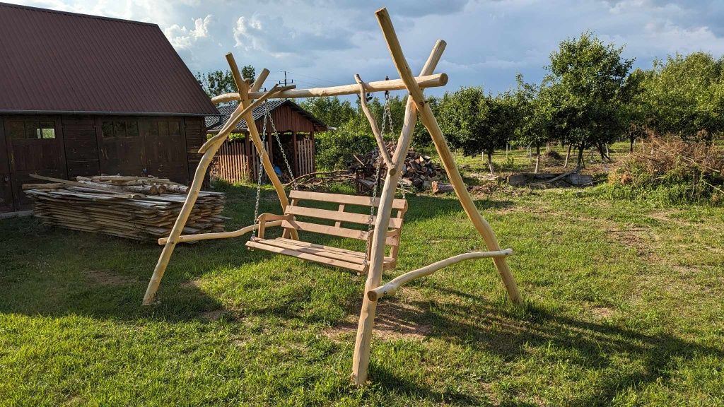 Huśtawka Z drzewa lisciastego- akacjowego. Solidna konstrukcja.