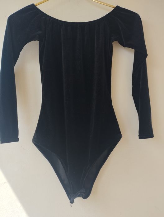 боді велюрове з відкритими плечима