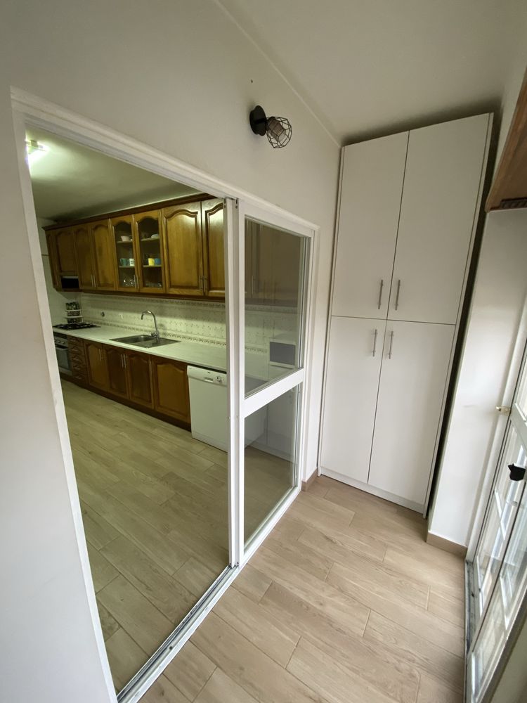 Casa em Peniche restaurada, toda equipada! Bem localizada! Boas areas