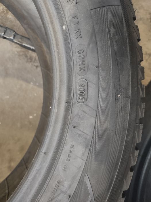 Nr 114 2 szt opony zimowe 215/60/17 Michelin