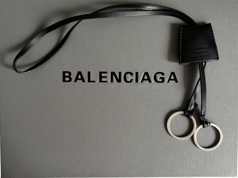 Balenciaga Брелок, пильник, коробки, пакет