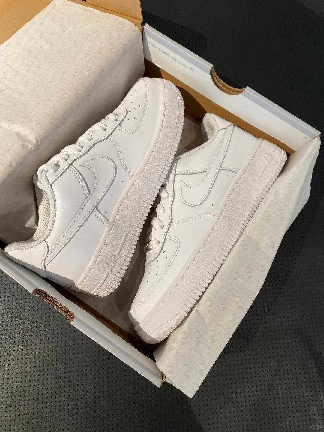 Buty/meskie i damskie_Nike _Air_Force_1_Low / rozmiar.44