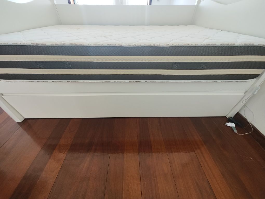 Cama criança estilo Montessori