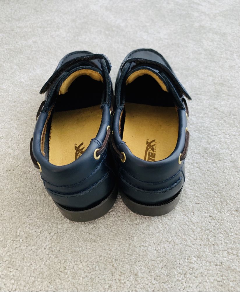 Sapato de crianca azul marinho N.34