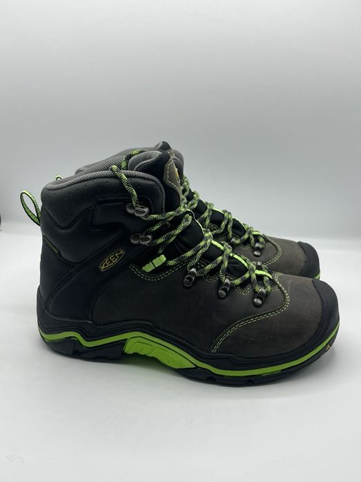 Оригінальні дитячі зимові черевики Keen. Розмір 35