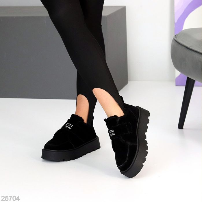 Жіночі шкіряні зимові черевики в кольорах