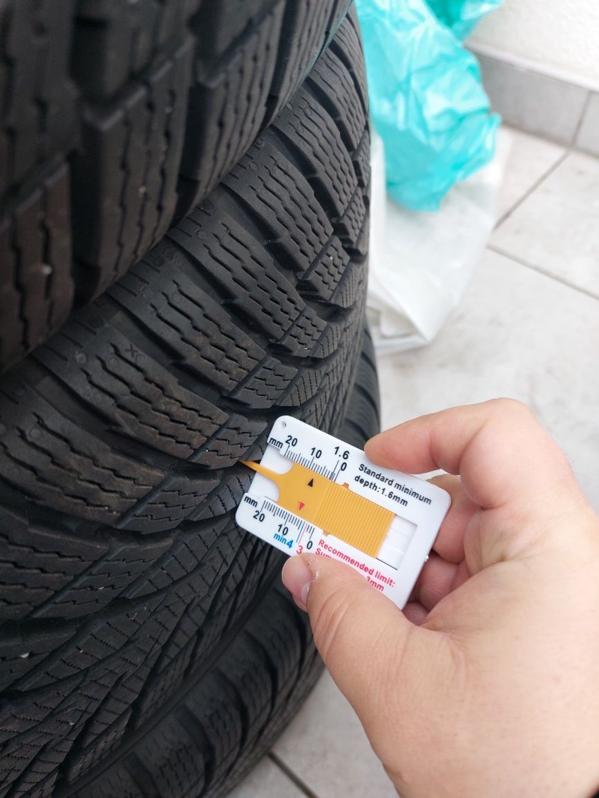 Oryginalne koła zimowe Toyota CHR 225/45R19 Nokian