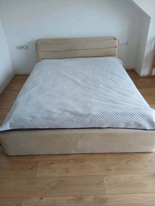 Łóżko 160x200  nowe obicie