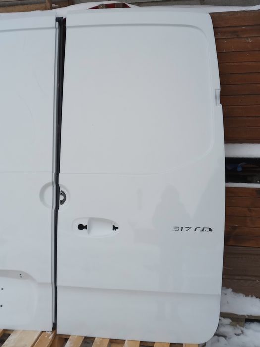 Двері задні низькі нові оригінальні Мерседес Спрінтер - 907.