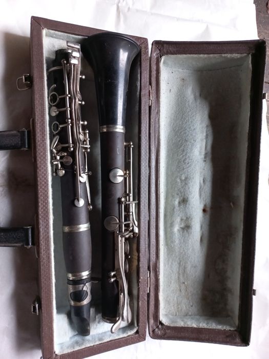 Кларнет (2 футляри під них)