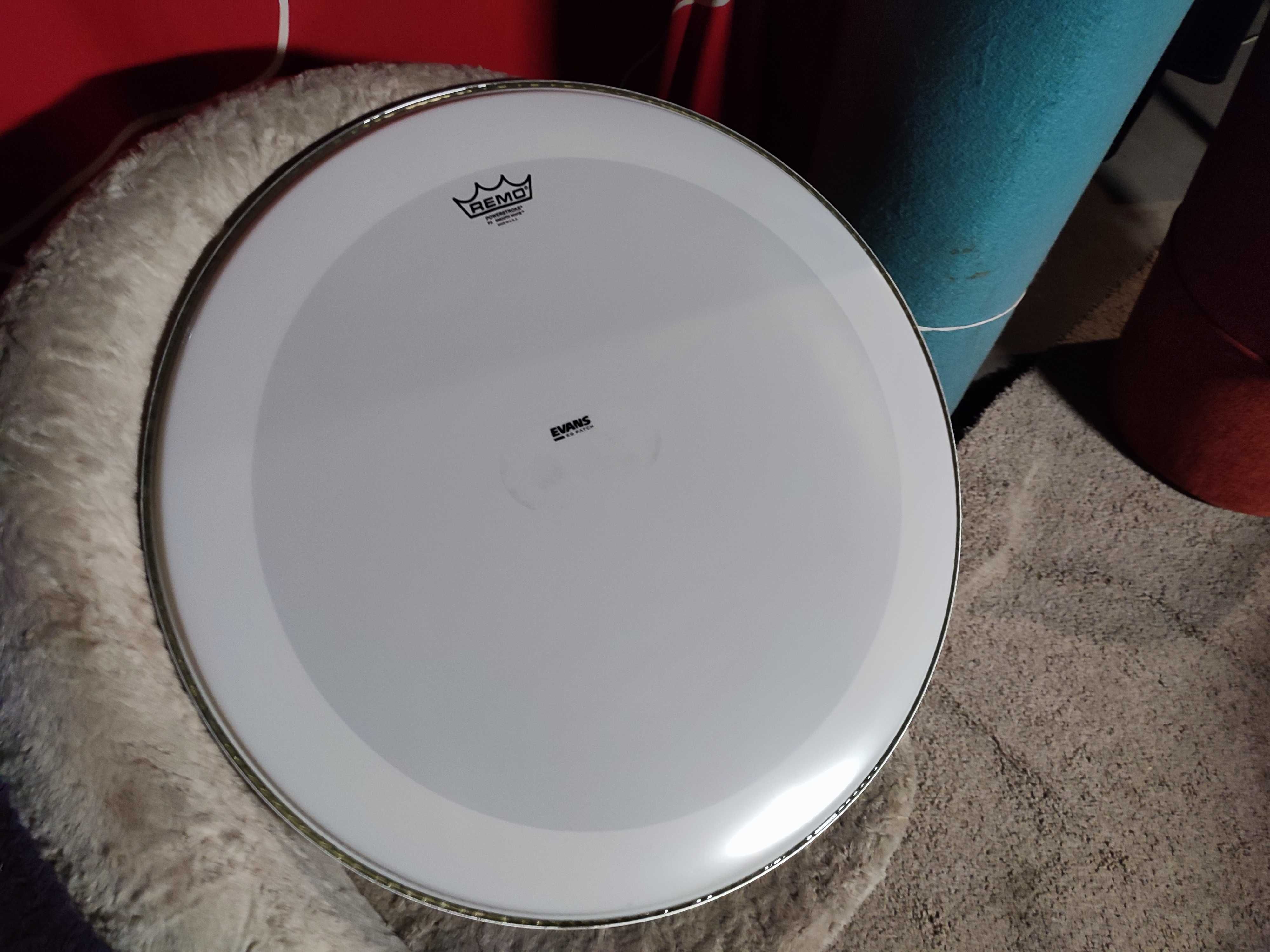 Naciąg REMO Powerstroke 3 Bass Smooth White 24'' basowy na centrale