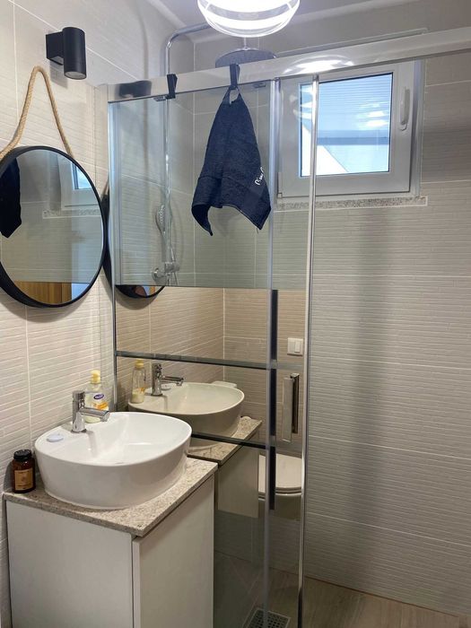 Alugo anexo T1 + 1 para, estudantes ou professores, em Fernão Ferro.