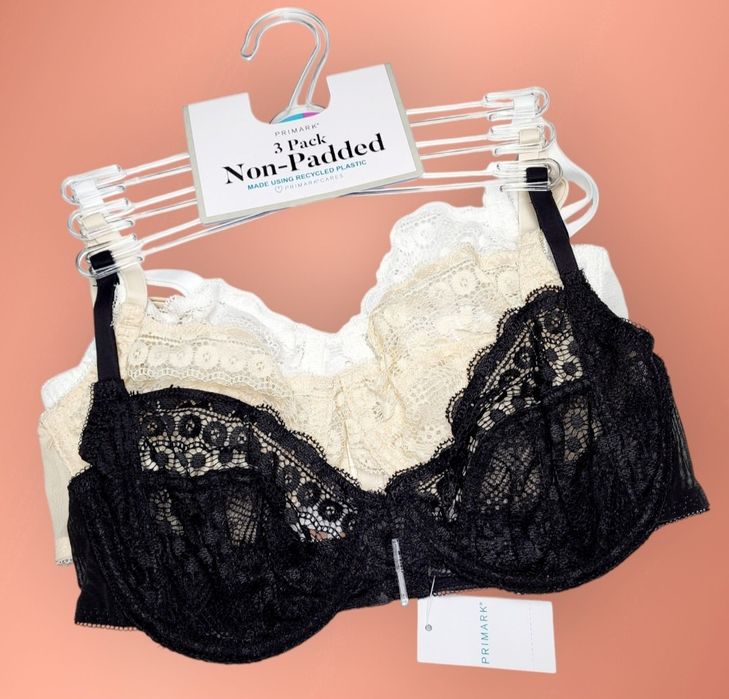 Zestaw trzech biustonoszy rozmiar D/75 Primark 
w kolorze białym czarn