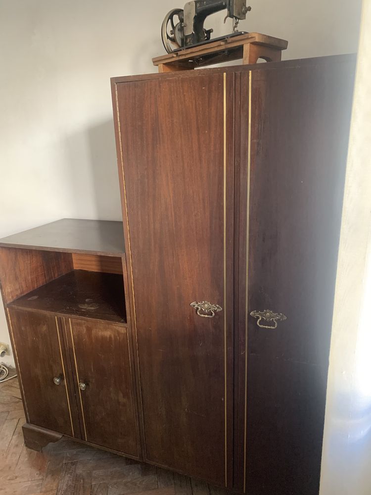 Móvel modular com roupeiro e arrumação