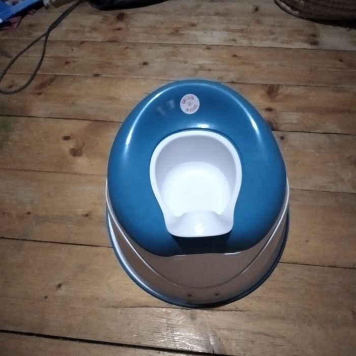 Nocnik z wyjmowanym wkładem