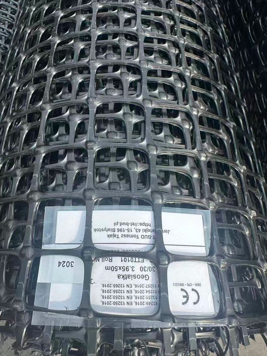 Geosiatka o sztywnych węzłach 3.5m wytrzymałość 30/30 kN/m; oczko 40mm
