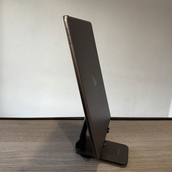 Планшет Apple Ipad 8 покоління 128gb айпад