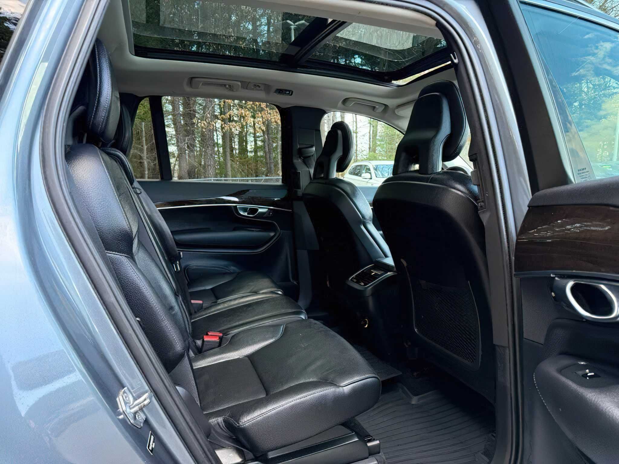 Volvo XC90    2017