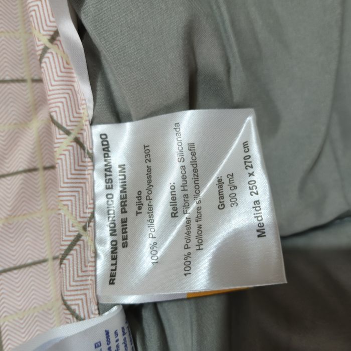 Edredão Icelands cor-de-rosa de inverno (250/270) como novo.