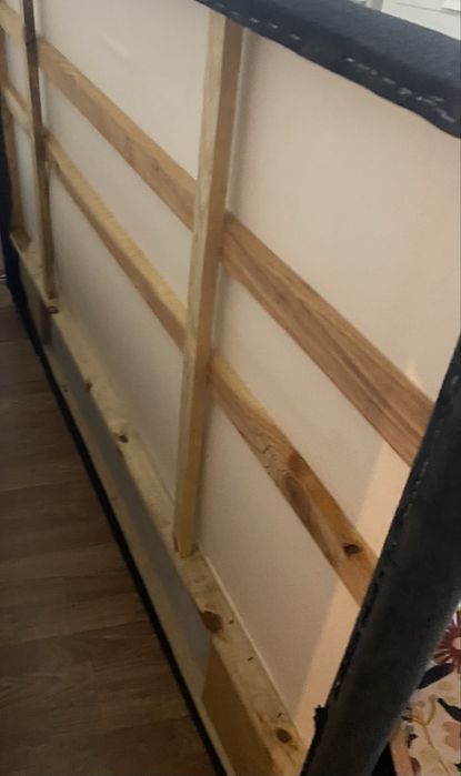 Cama estofada 160*200 com estrado