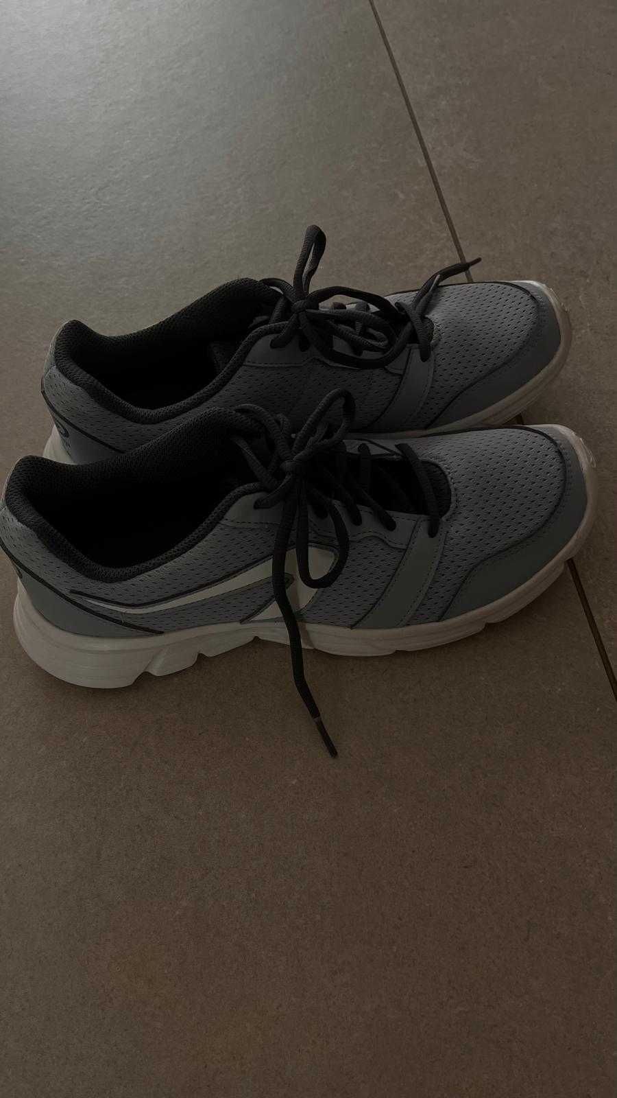 Buty sportowe  40 damskie