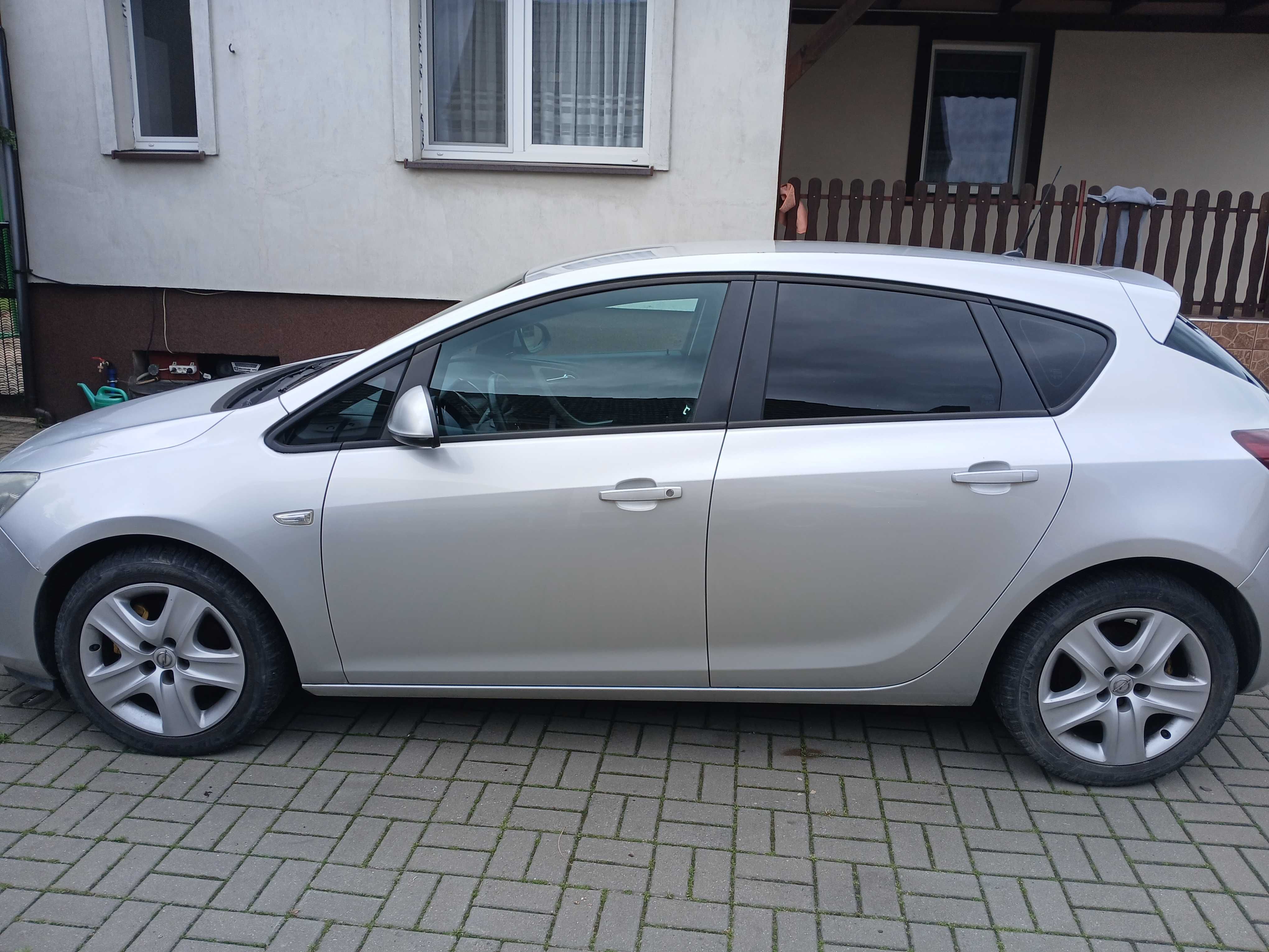 Opel Astra J 1.7 CDTI