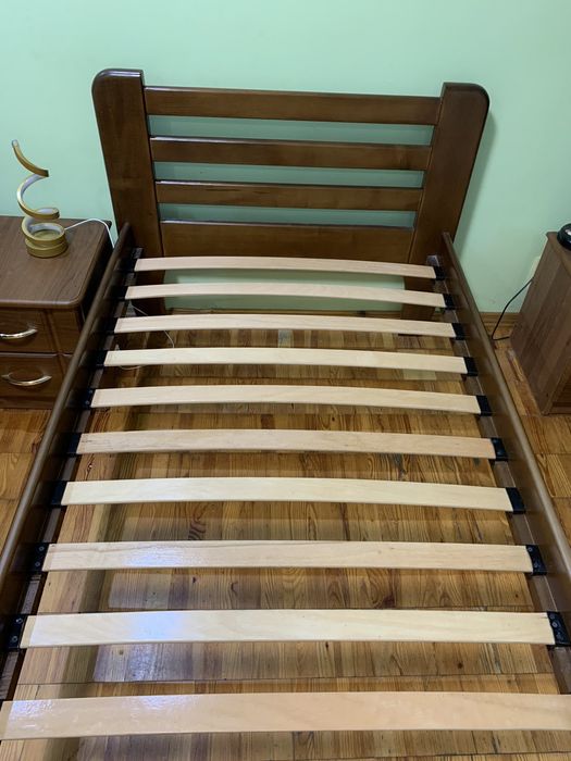 Продаю дві  односпальні кроваті