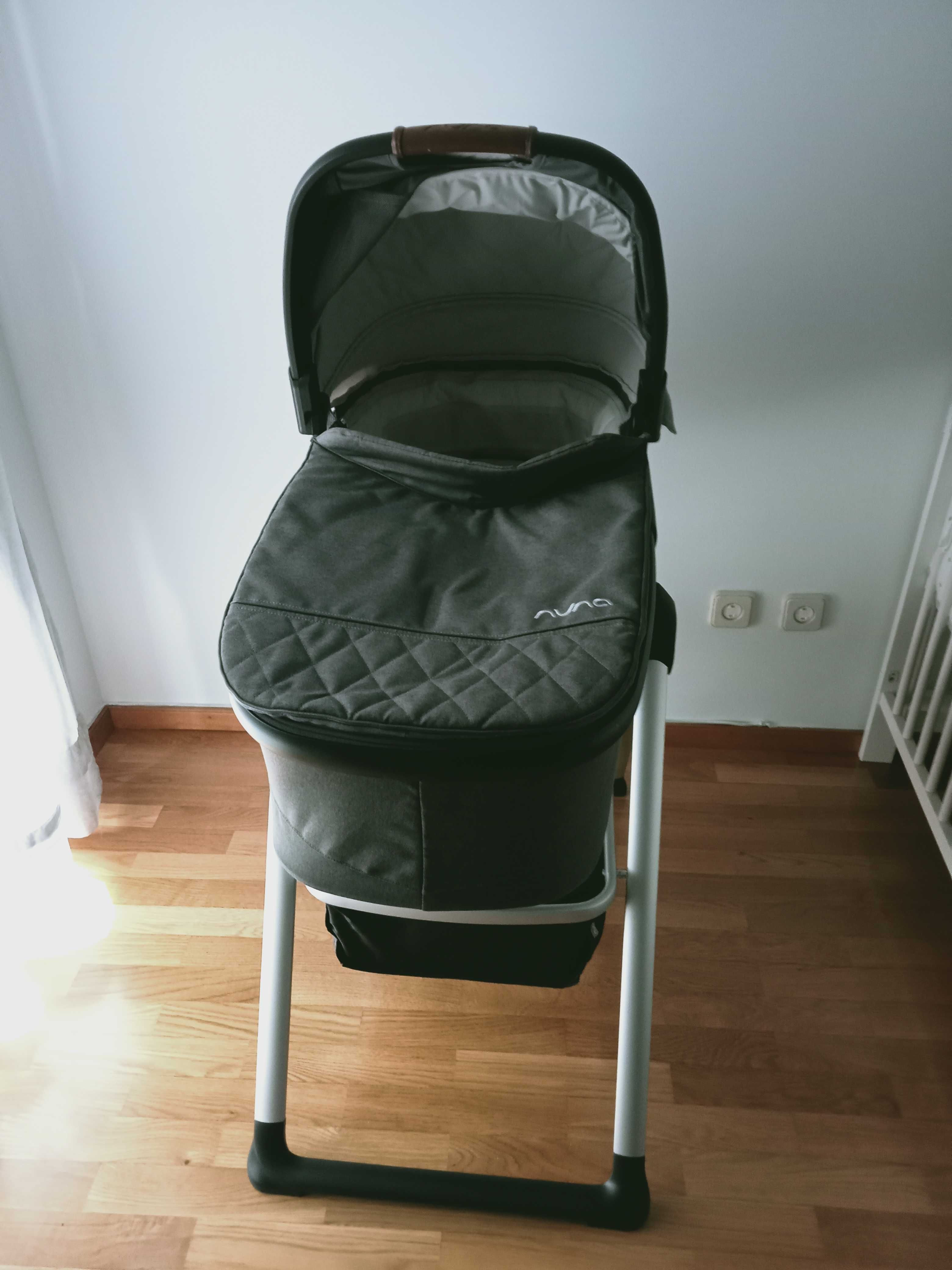 Suporte NUNA com cesto_para alcofa, ovo e assento normal