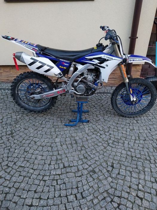 Yamaha yzf 250 .