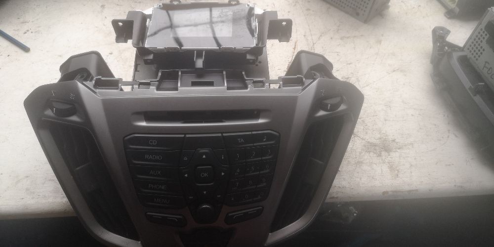 Radio, panel sterowania Ford Custom.