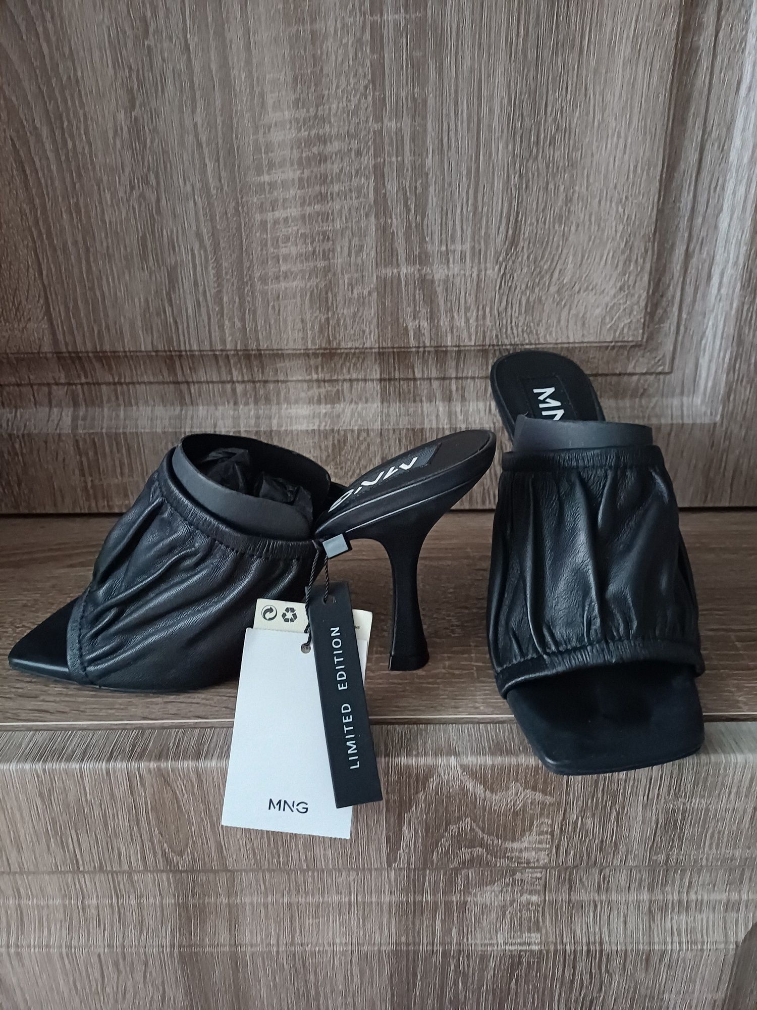 Продаю босоножки шлепанцы Манго, новые, кожа, разм.36